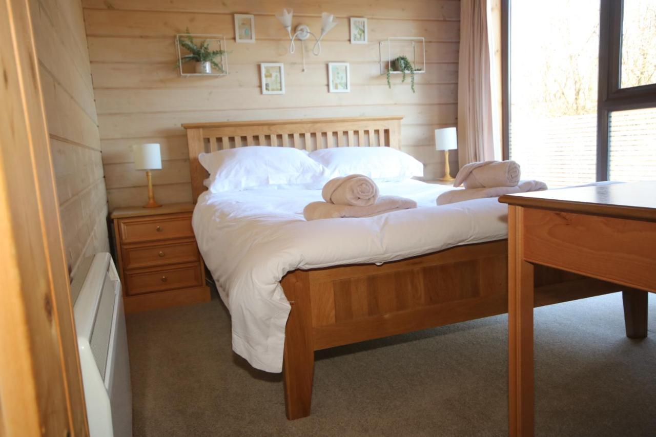 Hartland Hideaway Lodge Woolfardisworthy  Exterior photo