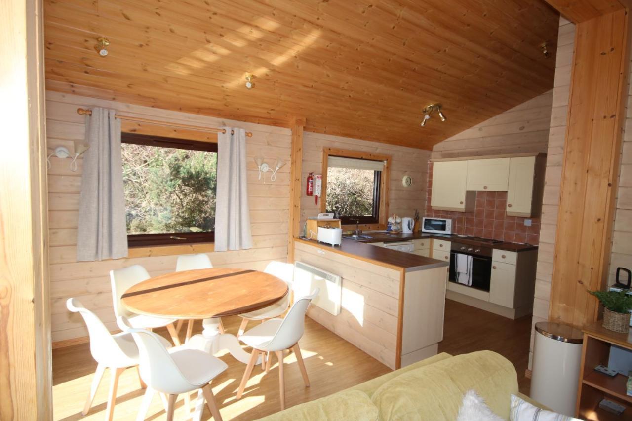 Hartland Hideaway Lodge Woolfardisworthy  Exterior photo
