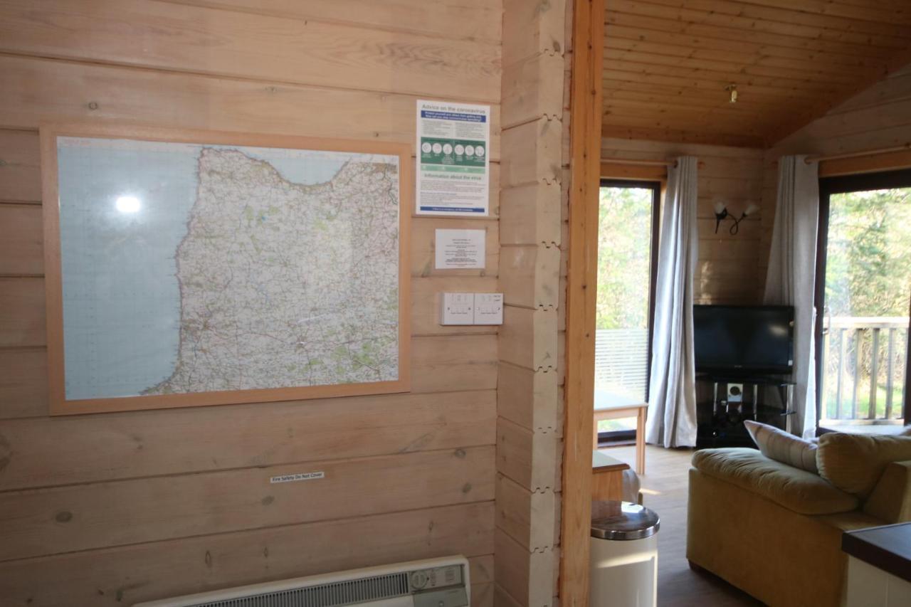 Hartland Hideaway Lodge Woolfardisworthy  Exterior photo