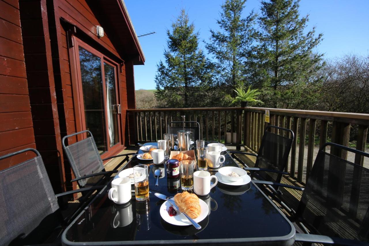 Hartland Hideaway Lodge Woolfardisworthy  Exterior photo
