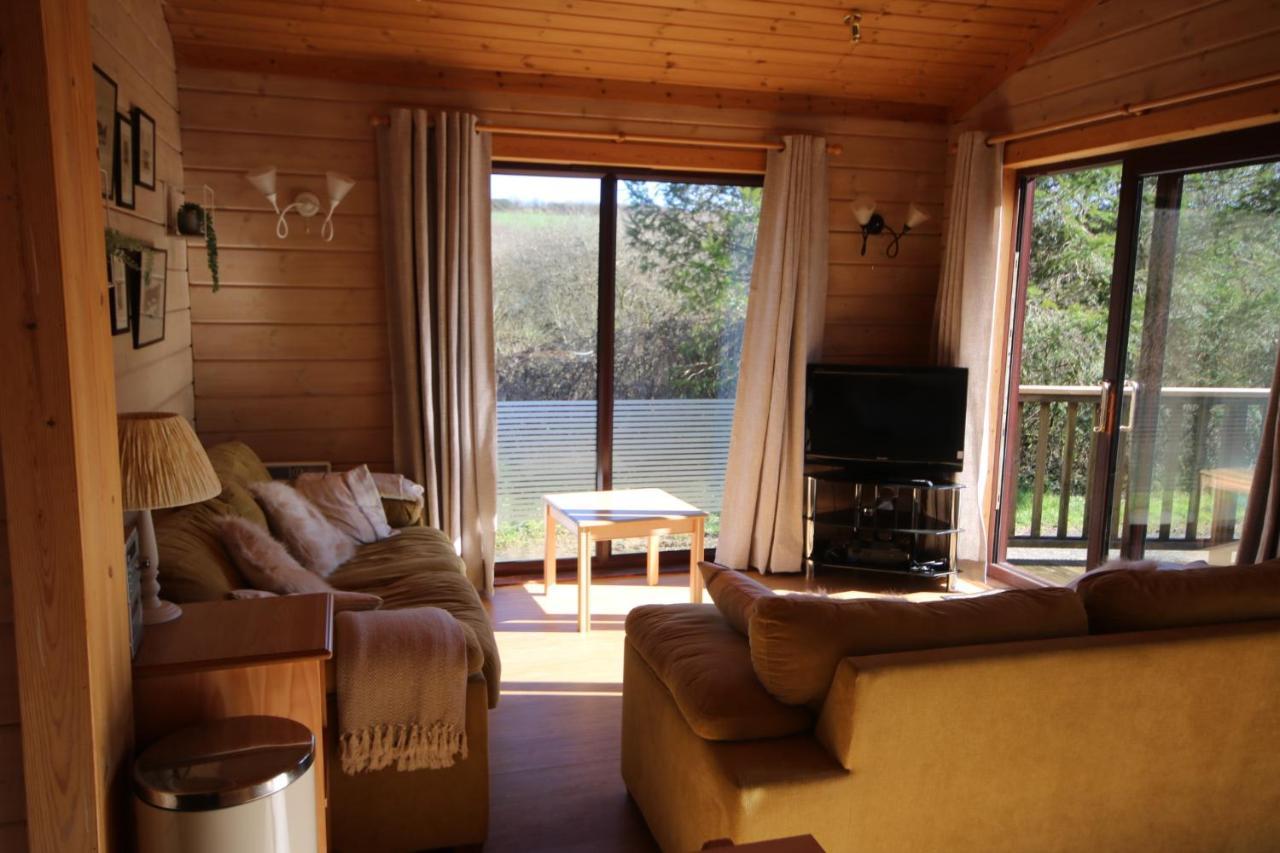 Hartland Hideaway Lodge Woolfardisworthy  Exterior photo